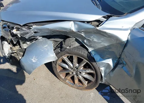 2018 Mazda Mazda3 Touring из США, поврежденный, VIN 3MZBN1V31JM184251